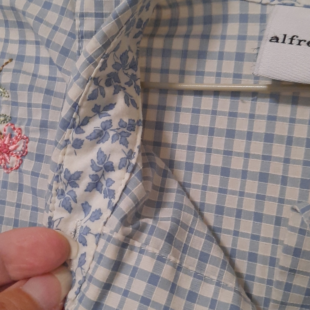 Blue plaid button down top - Picture 5 of 8
